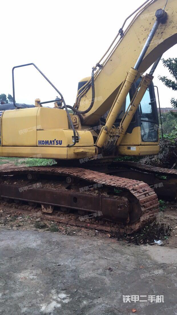 小松pc200-7挖掘机整机外观