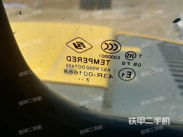 后窗玻璃角标（驾驶室部分）