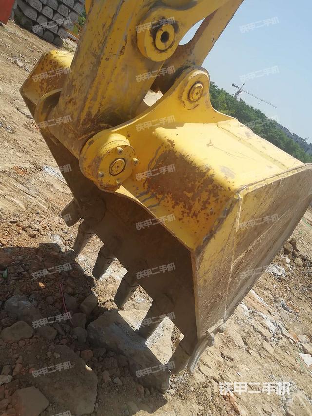 铲斗右后整体（工作和回转装置）