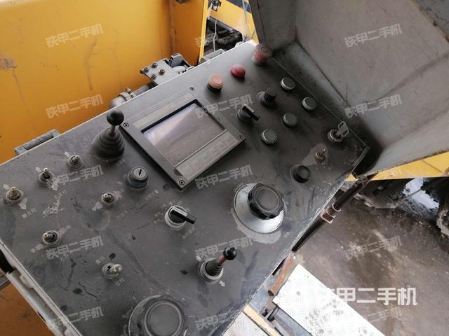 驾驶室正侧(驾驶室/操作室) 驾驶室正侧(驾驶室/操作室)