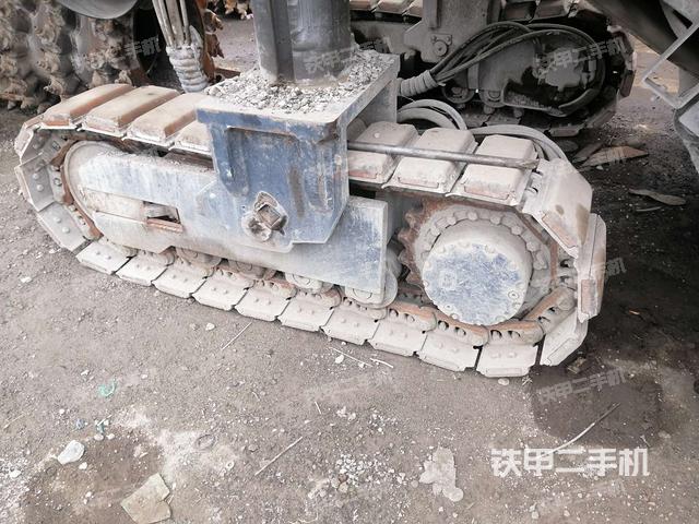 右驱动轮/右后轮(行走机构) 右驱动轮/右后轮(行走机构)