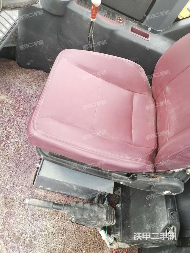 驾驶室内部（驾驶室部分）