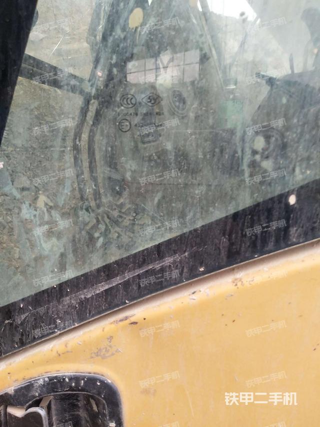 左后方玻璃角标（驾驶室部分）