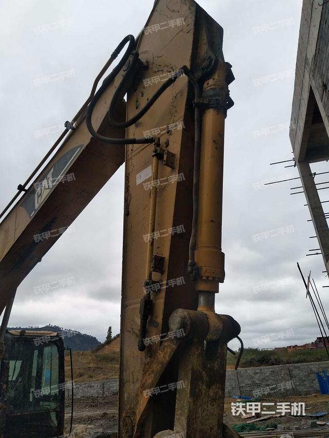 小臂整体右前（工作和回转装置）