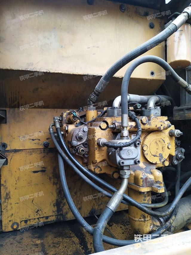 液压泵斜45 左（大件舱室）