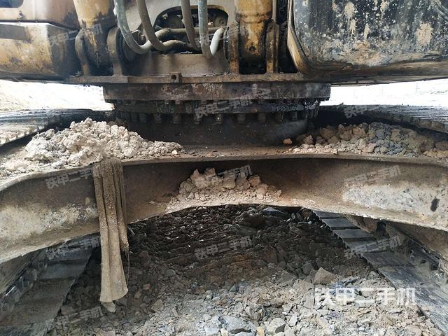 转盘和下车架正前（工作和回转装置）