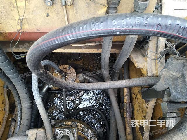 中央回转接头特写（上车部件）