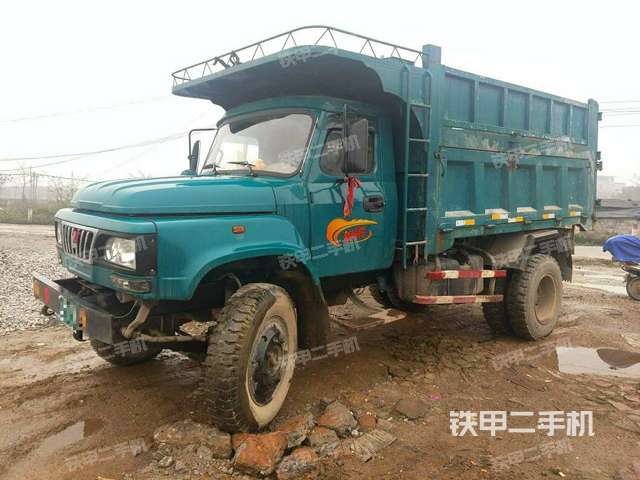 东风6X4工程自卸车