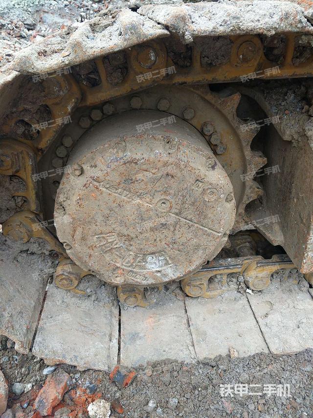 右驱动轮（行走机构）