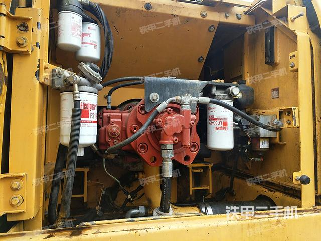 液压泵斜45 左（大件舱室）