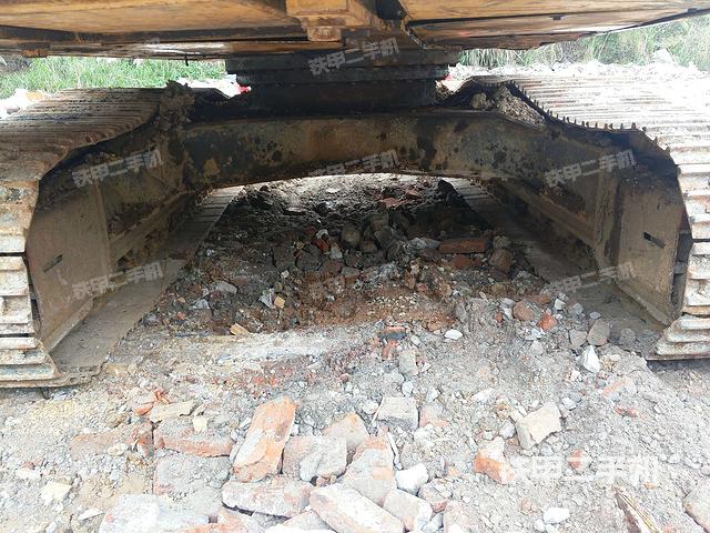 转盘和下车架正前（工作和回转装置）