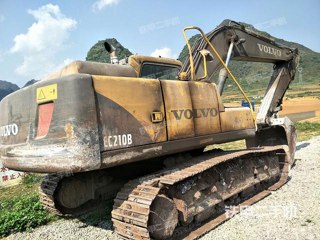 沃尔沃ec210b挖掘机