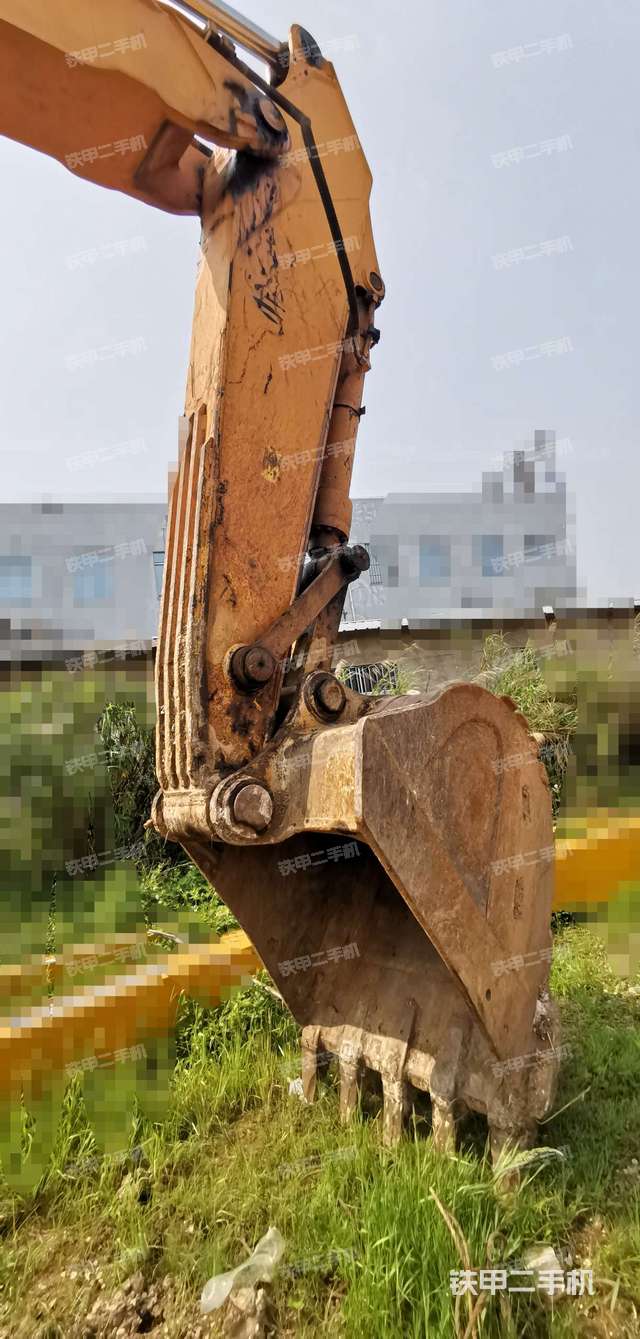 加藤hd1638r挖掘机