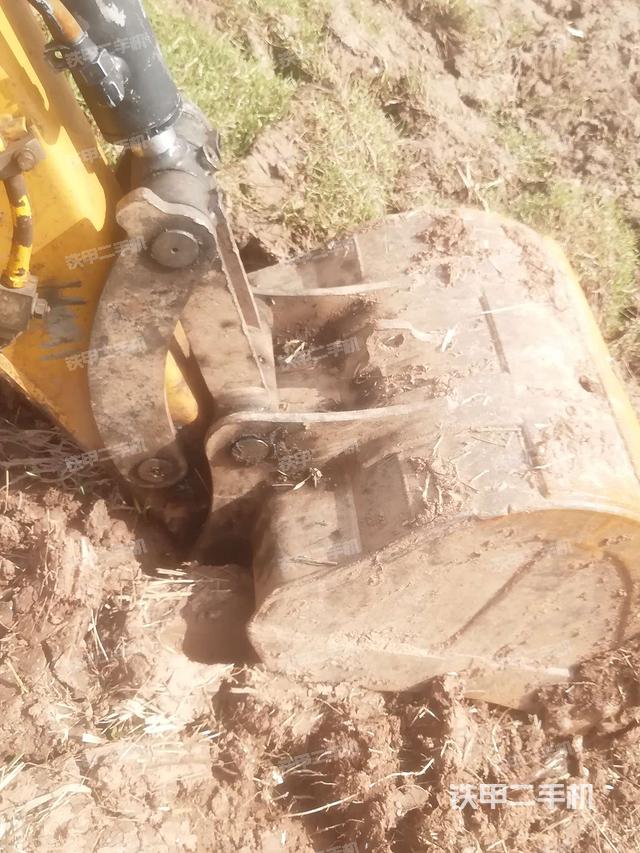 铲斗45度(工作和回转装置) 铲斗45度(工作和回转装置)