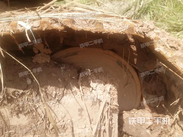 左导向轮(行走机构) 左导向轮(行走机构)