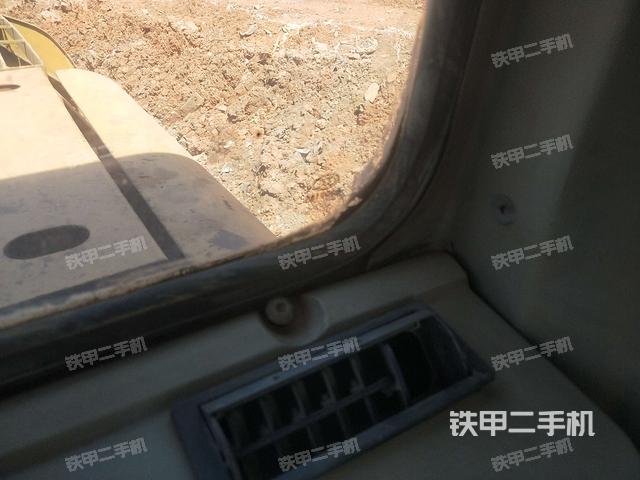 右侧玻璃角标(驾驶室部分) 右侧玻璃角标(驾驶室部分)