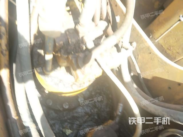 中央回转接头特写(上车部件) 中央回转接头特写(上车部件)