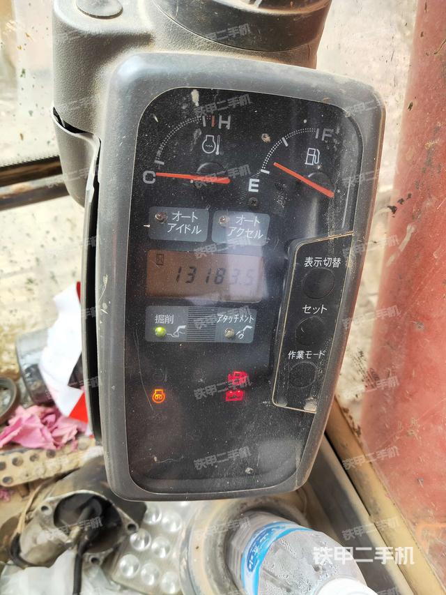 日立zx200挖掘机