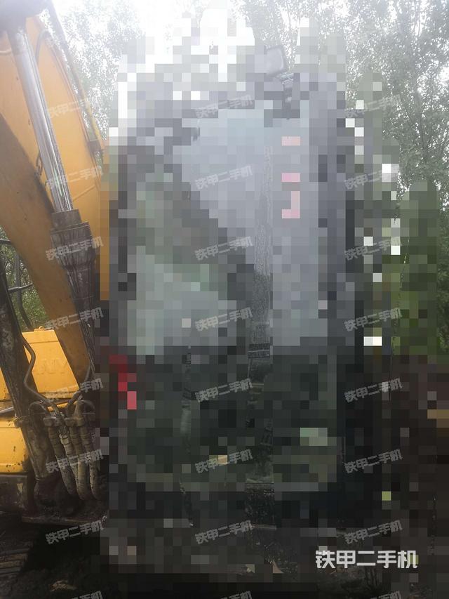 大臂油缸整体 竖拍（工作和回转装置）