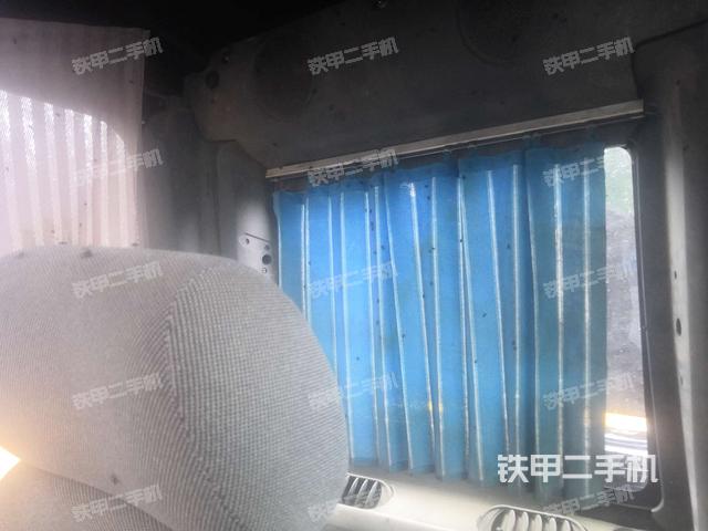 后窗玻璃角标（驾驶室部分）