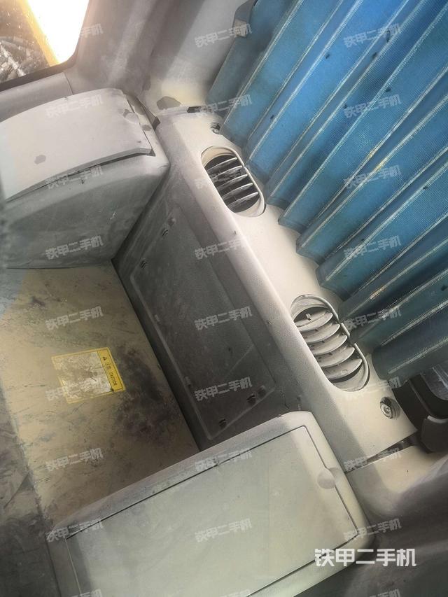 座椅后部（驾驶室部分）