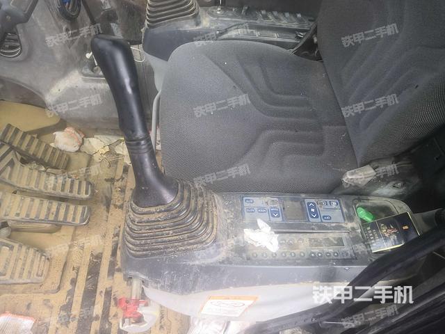 座椅左侧控制台/音响/含左手柄（驾驶室部分）