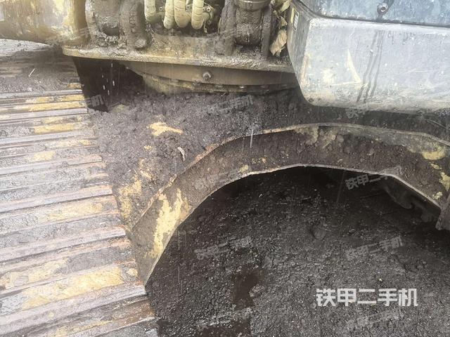 转盘和下车架正前（工作和回转装置）