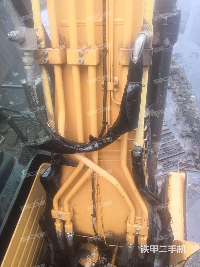 大臂背部俯视（工作和回转装置）