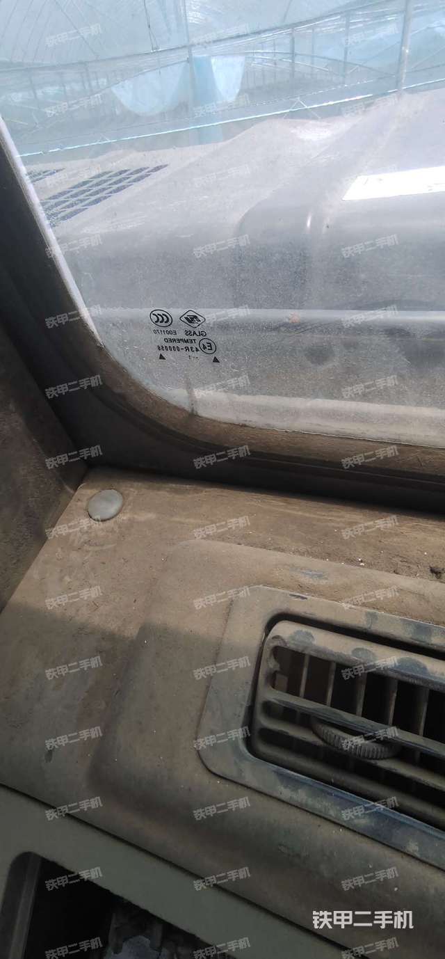 后窗玻璃角标（驾驶室部分）