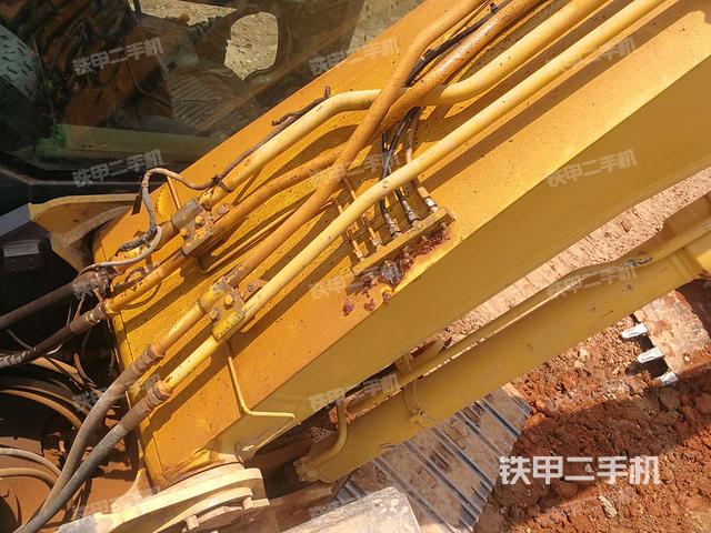 大臂背部俯视(工作和回转装置) 大臂背部俯视(工作和回转装置)