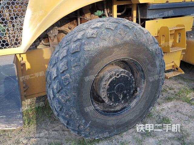 左驱动轮/左后轮（行走机构）