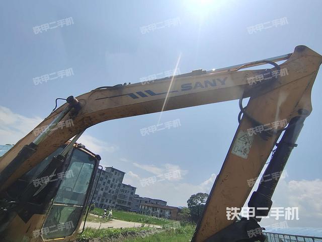 大臂整体 右侧（工作和回转装置）