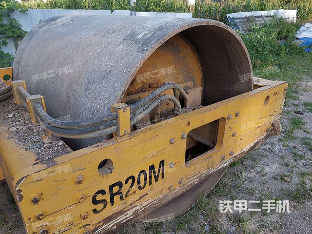 左引导轮 /左前轮（行走机构）