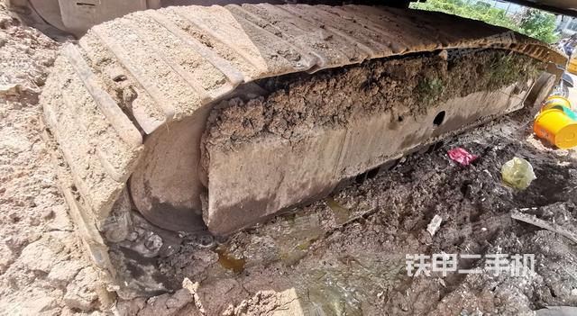 右驱动轮（行走机构）