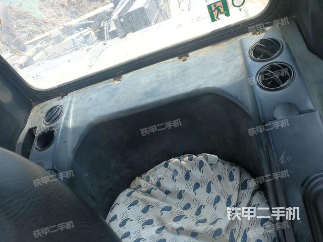 显示屏 (驾驶室部分) 显示屏 (驾驶室部分)
