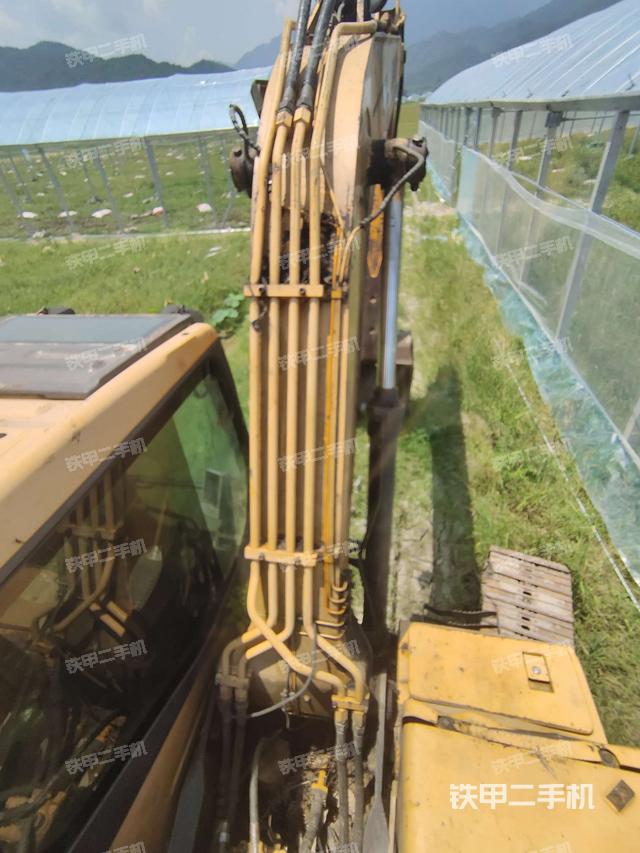 大臂背部俯视（工作和回转装置）