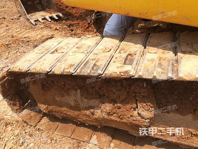 右侧履带整体(行走机构) 右侧履带整体(行走机构)