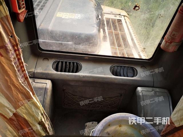 座椅后部（驾驶室部分）