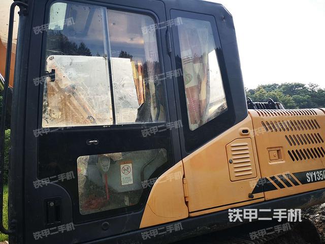 驾驶室正侧（驾驶室部分）