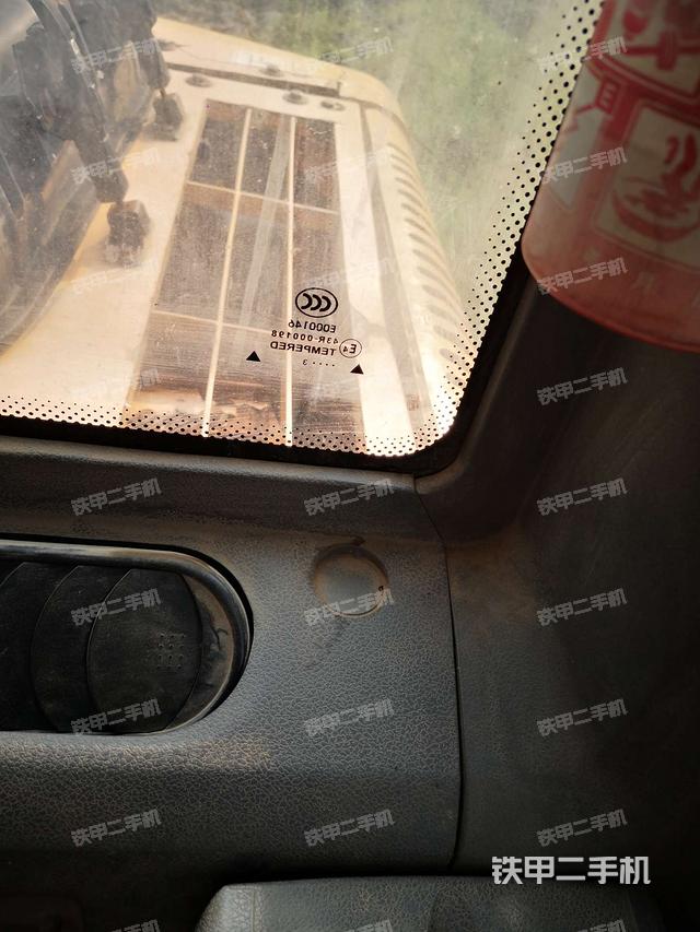 后窗玻璃角标（驾驶室部分）