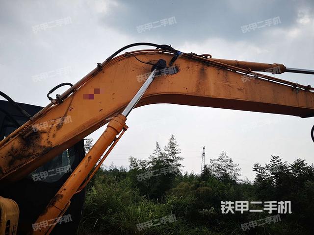 大臂整体 右侧（工作和回转装置）