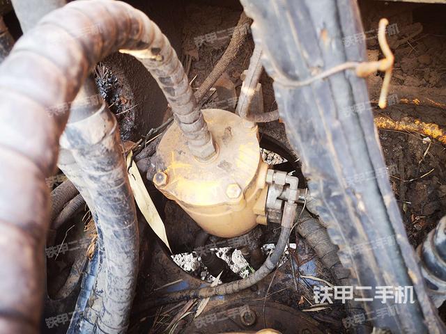 中央回转接头特写（上车部件）