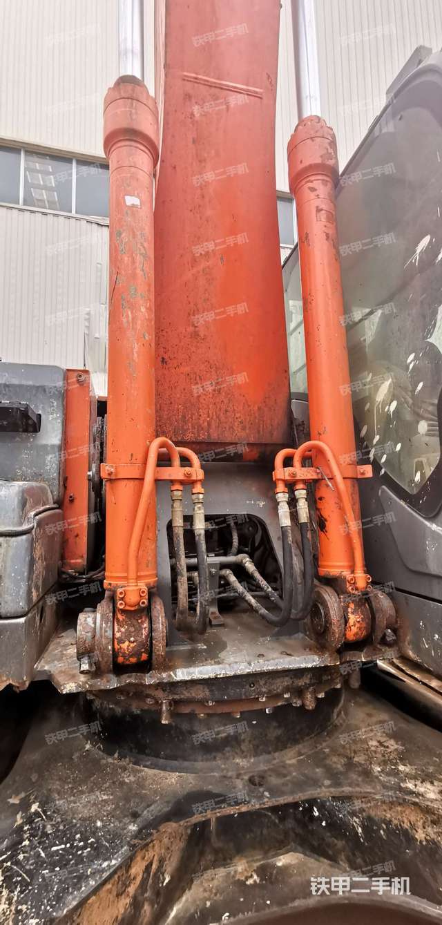 日立zx250h-3挖掘机