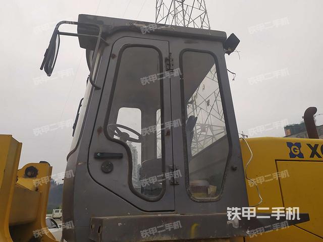 驾驶室正侧（驾驶室部分）