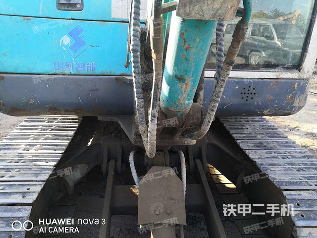 转盘和下车架正前(工作和回转装置) 转盘和下车架正前(工作和回转装置)