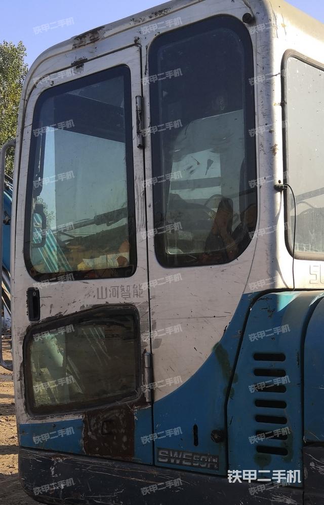 驾驶室正侧(驾驶室部分)  驾驶室正侧(驾驶室部分)