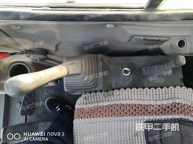 座椅右侧控制台/钥匙门/油门/含右手柄(驾驶室部分) 座椅右侧控制台/钥匙门/油门/含右手柄(驾驶室部分)