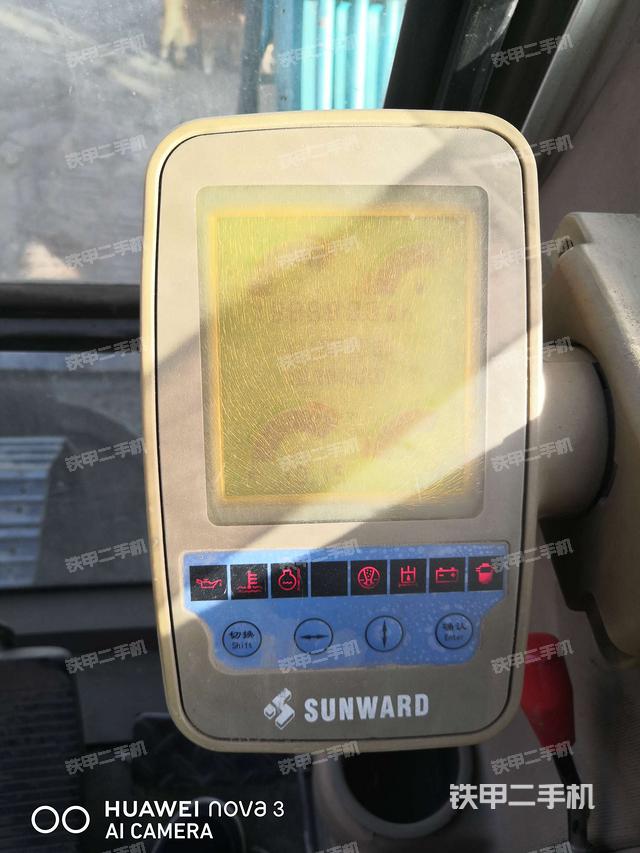 显示屏 (驾驶室部分) 显示屏 (驾驶室部分)