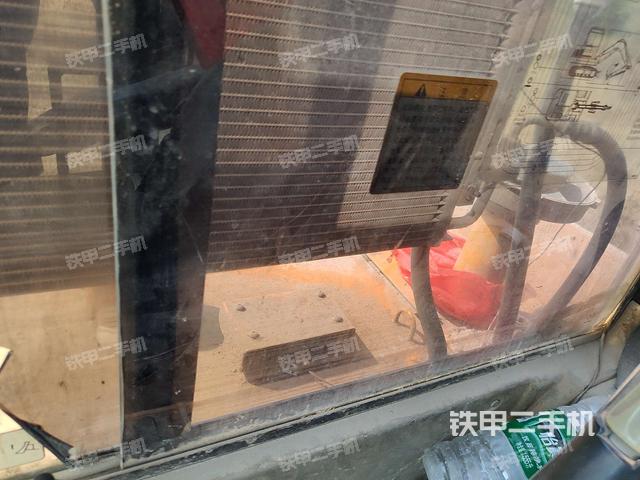 左后方玻璃角标（驾驶室部分）