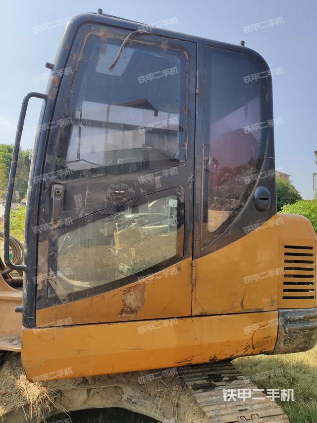  驾驶室正侧（驾驶室部分）